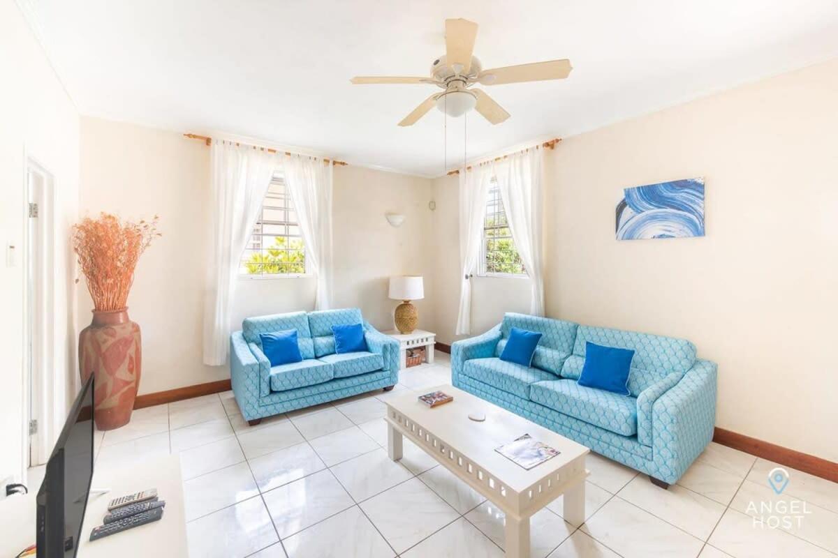 2-Story Townhome With Private Pool, Ideal For Group! Christ Church Eksteriør bilde