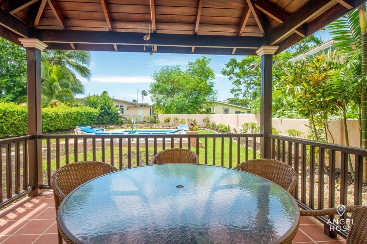 2-Story Townhome With Private Pool, Ideal For Group! Christ Church Eksteriør bilde