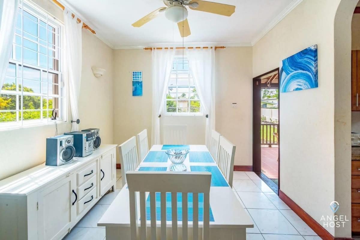 2-Story Townhome With Private Pool, Ideal For Group! Christ Church Eksteriør bilde