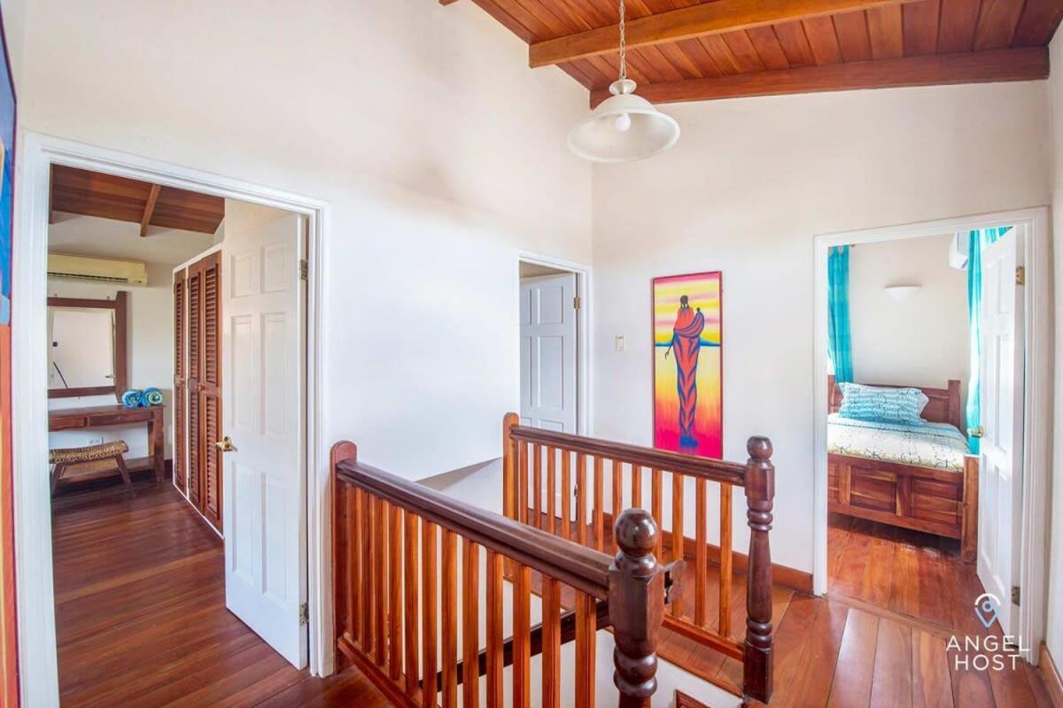 2-Story Townhome With Private Pool, Ideal For Group! Christ Church Eksteriør bilde