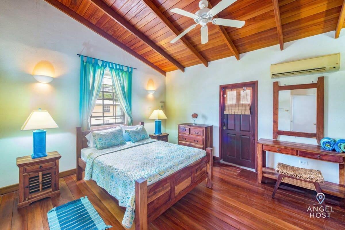 2-Story Townhome With Private Pool, Ideal For Group! Christ Church Eksteriør bilde