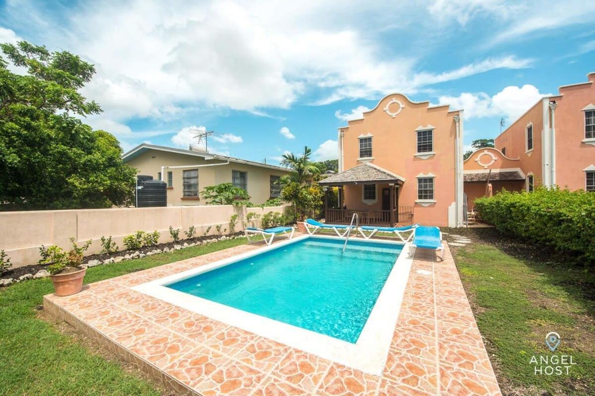 2-Story Townhome With Private Pool, Ideal For Group! Christ Church Eksteriør bilde